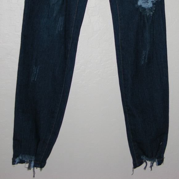 📦 Free Shipping! 📦   High Waist Distressed Denim Pencil Jeans - Picture 6 of 7